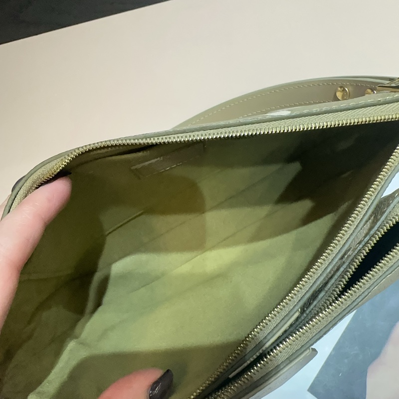 LV 卡其綠金釦二合一麻將包-6