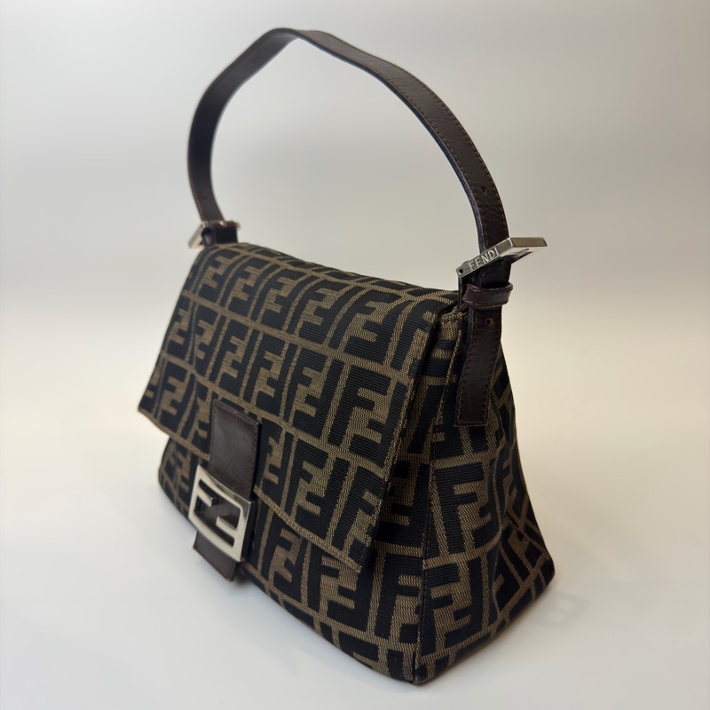 FENDI老花銀扣單肩包-1