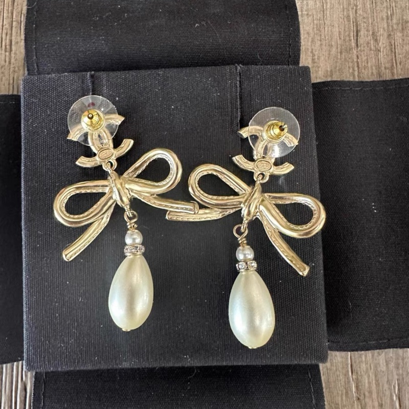 Chanel 22S 蝴蝶結水滴形珍珠耳環-1