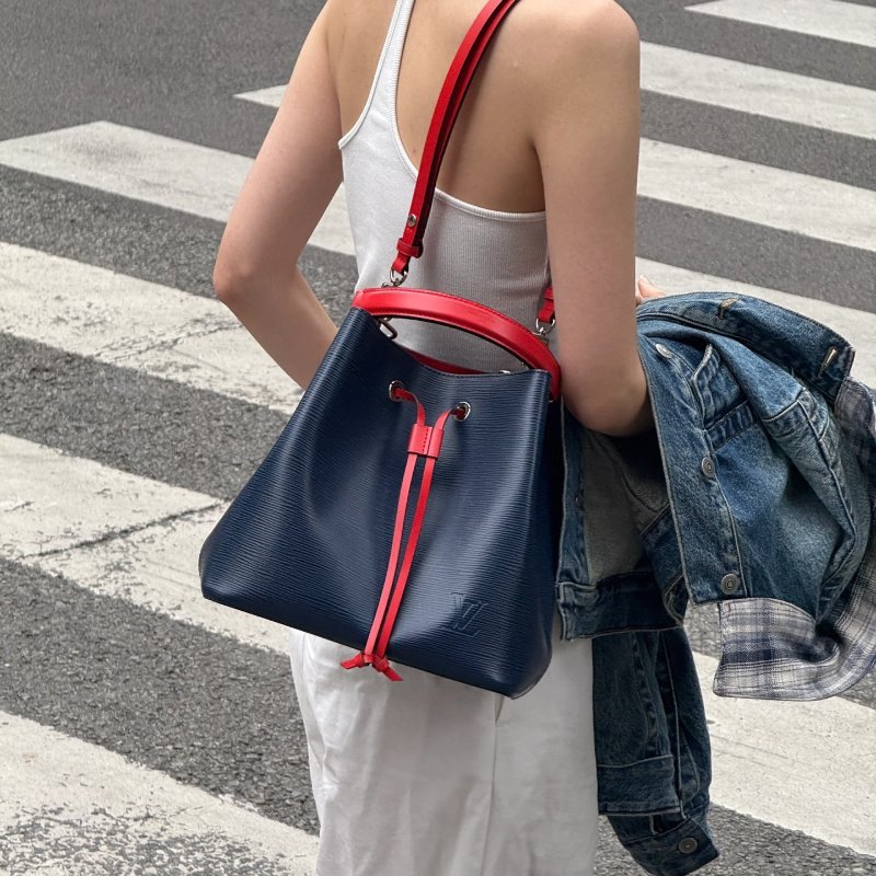 Louis Vuitton - 深藍色拼紅色EPI NéoNoé水桶包╻ MM-5