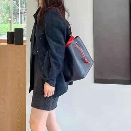 Louis Vuitton - 深藍色拼紅色EPI NéoNoé水桶包╻ MM-6