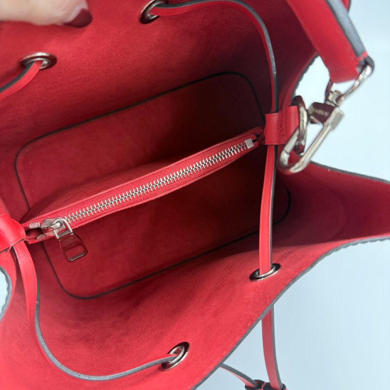 Louis Vuitton - 深藍色拼紅色EPI NéoNoé水桶包╻ MM-14