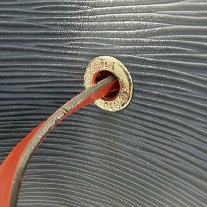 Louis Vuitton - 深藍色拼紅色EPI NéoNoé水桶包╻ MM-17