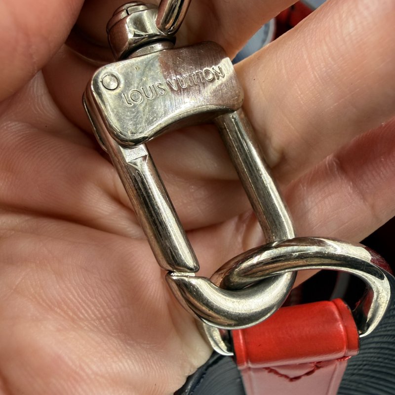 Louis Vuitton - 深藍色拼紅色EPI NéoNoé水桶包╻ MM-19