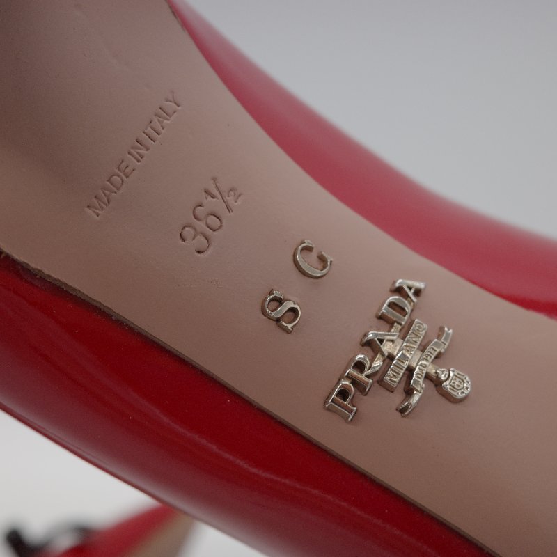 Prada普拉達 經典紅色 漆皮尖頭 高跟鞋-19