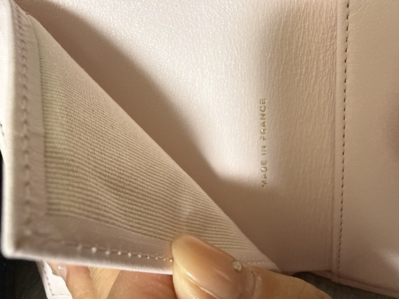 Chanel 裸粉色金釦荔枝皮短夾-5