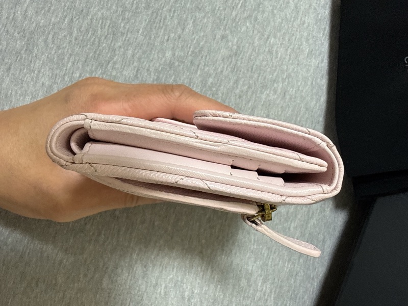 Chanel 裸粉色金釦荔枝皮短夾-8