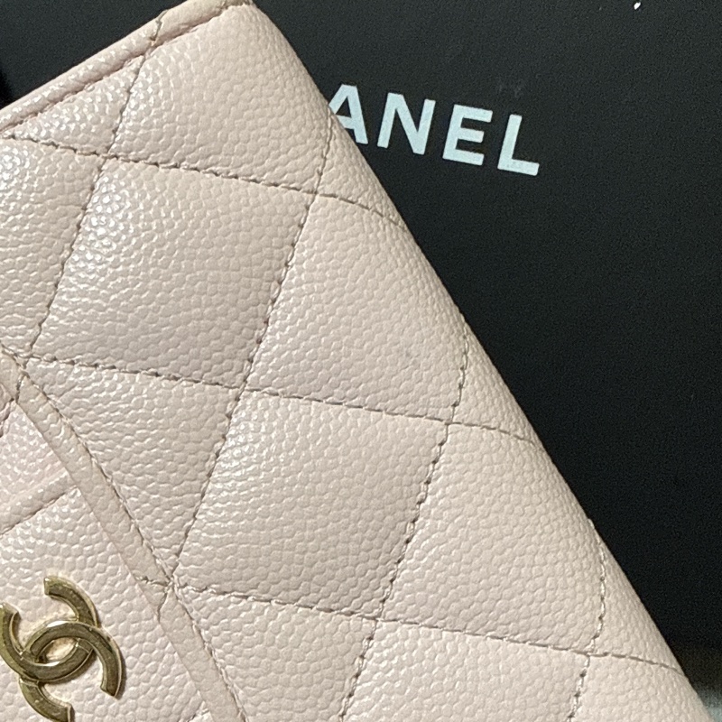 Chanel 裸粉色金釦荔枝皮短夾-15