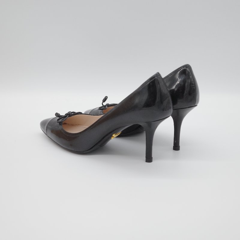 Prada 普拉達 蝴蝶結 黑色 漆皮尖頭高跟鞋-3