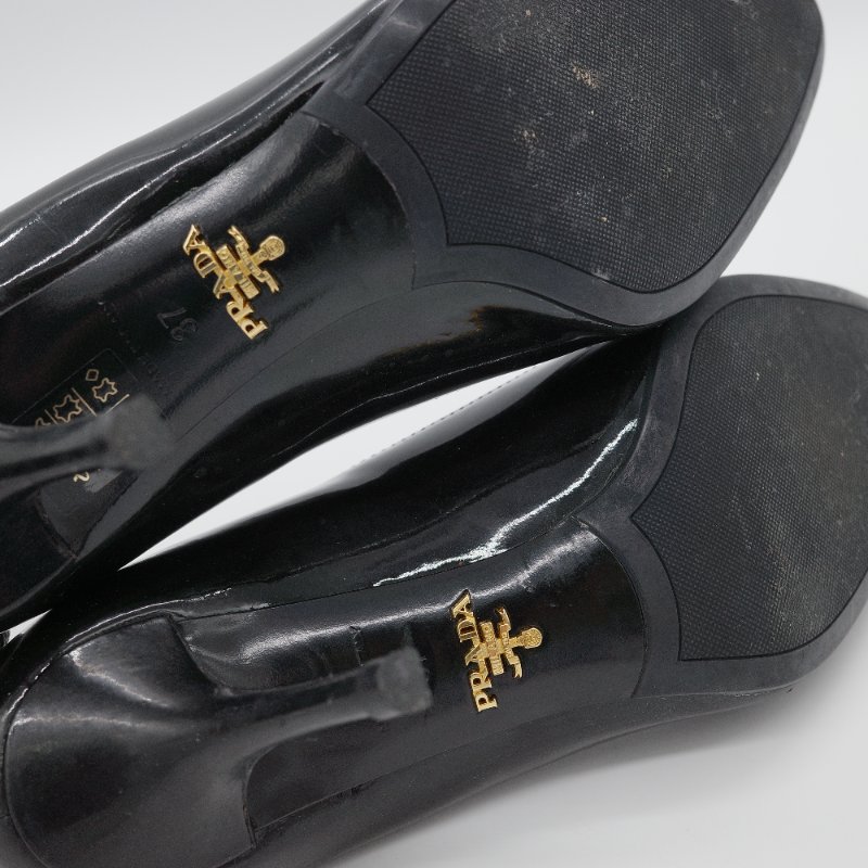 Prada 普拉達 蝴蝶結 黑色 漆皮尖頭高跟鞋-14