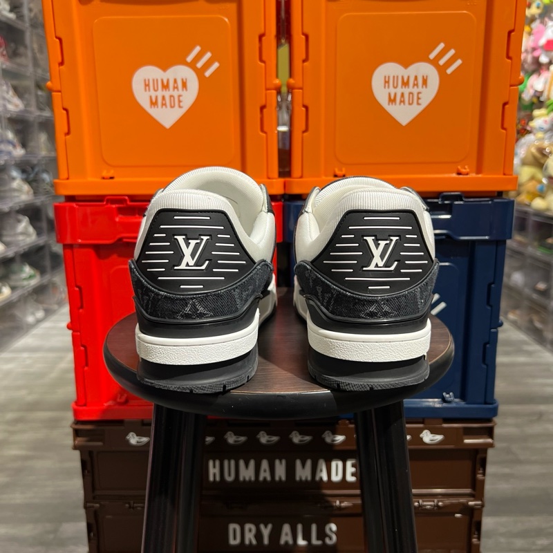 Lv trainer黑白牛仔Eu42-4