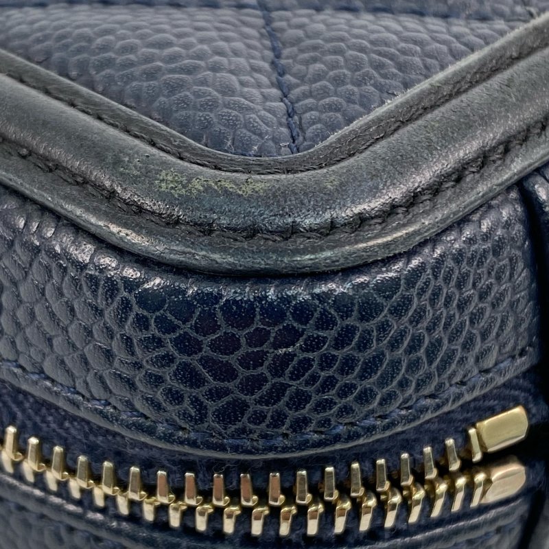 △ Chanel 香奈兒 Navy Caviar Skin Gold Tone Metal Filigree Mini Chain Vanity Case No.26 深藍色粒紋小牛皮金色金鎖鏈化妝箱No.26 - 267001936-8