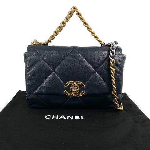 △ Chanel 香奈兒 19 Bag Navy Shiny Lambskin Silver And Gold Tone Metal, Ruthenium-Finish Metal Chain Shoulder Bag No.29 AS1160 深藍色亮面小羊皮銀色和金色金屬,鍍釕金屬鎖鏈肩背袋No.29 - 267002024