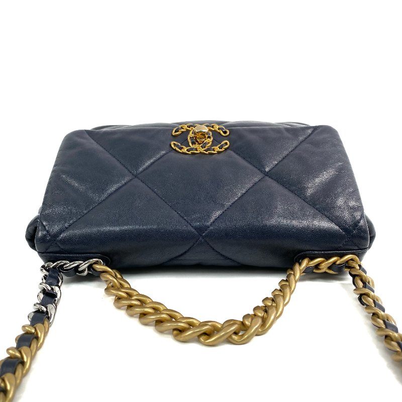 △ Chanel 香奈兒 19 Bag Navy Shiny Lambskin Silver And Gold Tone Metal, Ruthenium-Finish Metal Chain Shoulder Bag No.29 AS1160 深藍色亮面小羊皮銀色和金色金屬,鍍釕金屬鎖鏈肩背袋No.29 - 267002024-6
