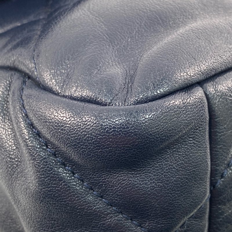 △ Chanel 香奈兒 19 Bag Navy Shiny Lambskin Silver And Gold Tone Metal, Ruthenium-Finish Metal Chain Shoulder Bag No.29 AS1160 深藍色亮面小羊皮銀色和金色金屬,鍍釕金屬鎖鏈肩背袋No.29 - 267002024-9