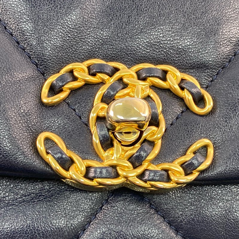 △ Chanel 香奈兒 19 Bag Navy Shiny Lambskin Silver And Gold Tone Metal, Ruthenium-Finish Metal Chain Shoulder Bag No.29 AS1160 深藍色亮面小羊皮銀色和金色金屬,鍍釕金屬鎖鏈肩背袋No.29 - 267002024-13