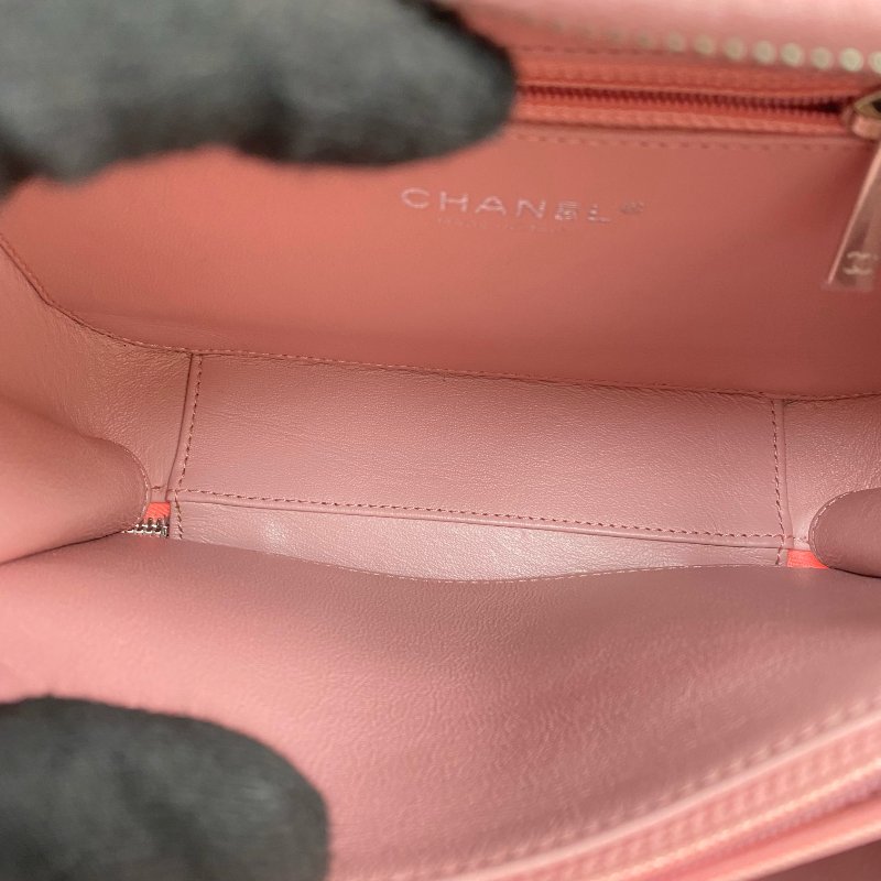 △ Chanel 香奈兒 Pink And White Caviar Skin Silver Tone Metal Filigree Vanity Case No.27 A93343 粉紅色和白色粒紋小牛皮銀色金屬鎖鏈化妝箱No.27 - 267002161-16