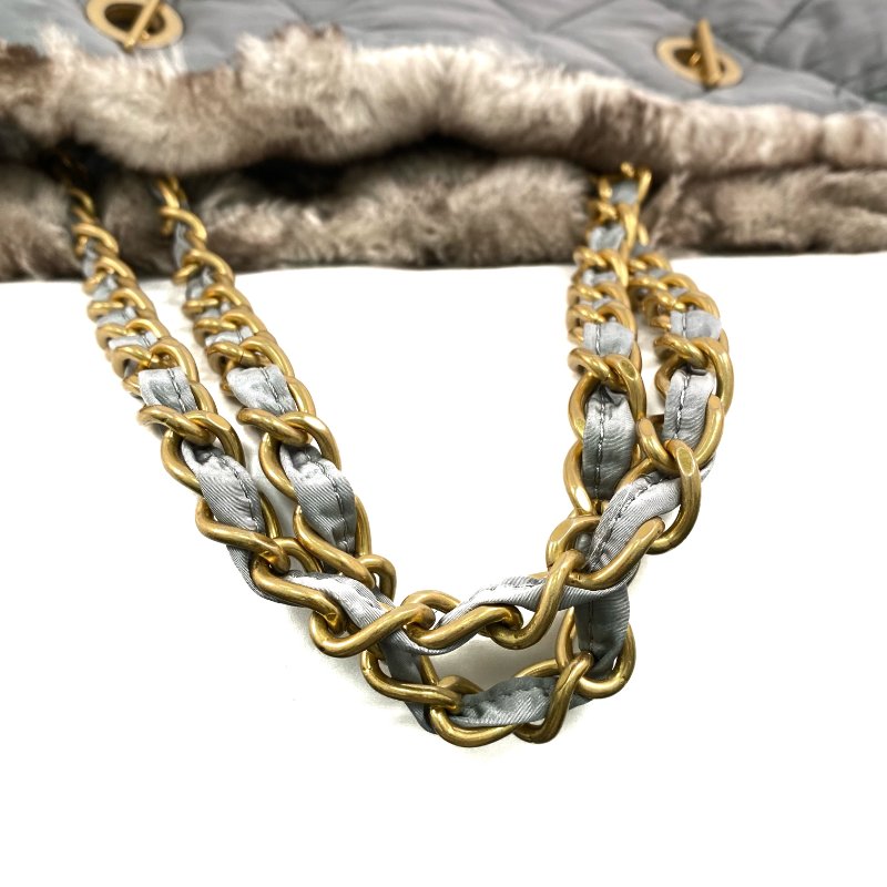 △ Chanel 香奈兒 Grey Blue Nylon And Rabbit Hair Gold Tone Metal Chain Tote Bag No.15 灰藍色尼龍和兔毛金色金屬鎖鏈托特袋No.15 - 267000127-7