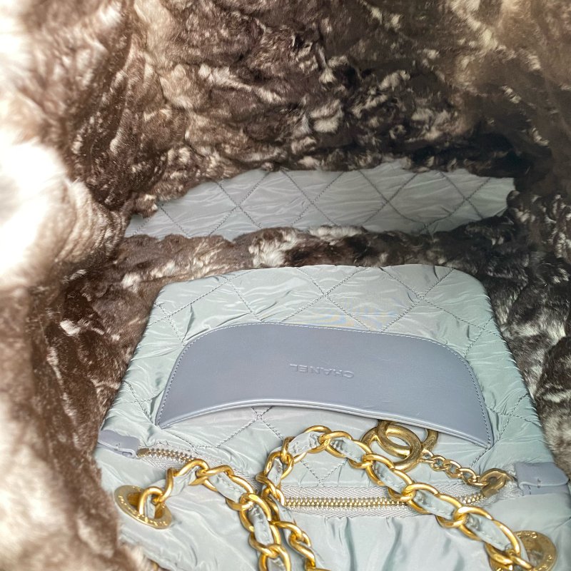 △ Chanel 香奈兒 Grey Blue Nylon And Rabbit Hair Gold Tone Metal Chain Tote Bag No.15 灰藍色尼龍和兔毛金色金屬鎖鏈托特袋No.15 - 267000127-15