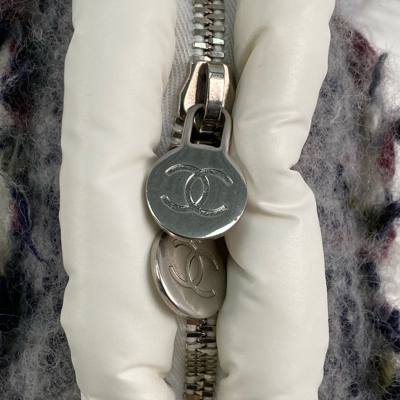 △ Chanel 香奈兒 White Nylon Silver Tone Metal Backpack No.26 白色尼龍銀色金屬背包No.26 - 267000906-14