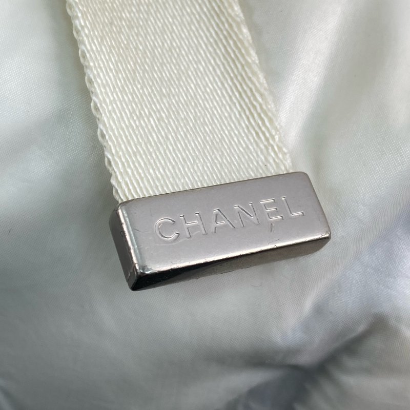 △ Chanel 香奈兒 White Nylon Silver Tone Metal Backpack No.26 白色尼龍銀色金屬背包No.26 - 267000906-15