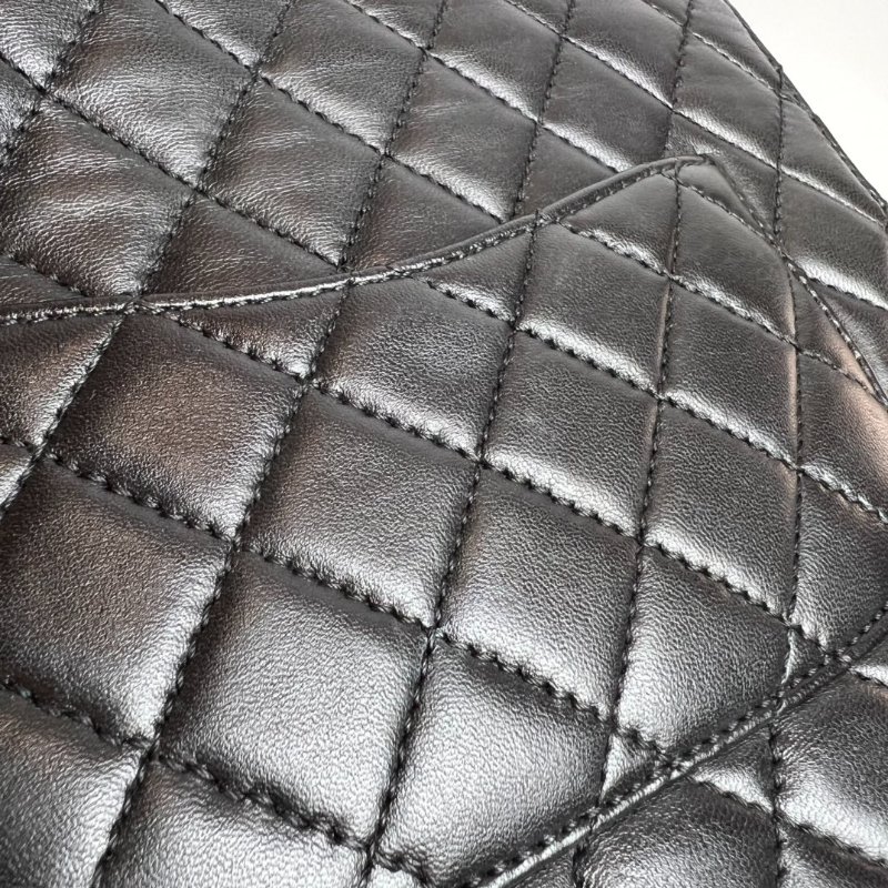 CHANEL 羊皮菱格紋單肩斜肩包 黑銀 16開-9