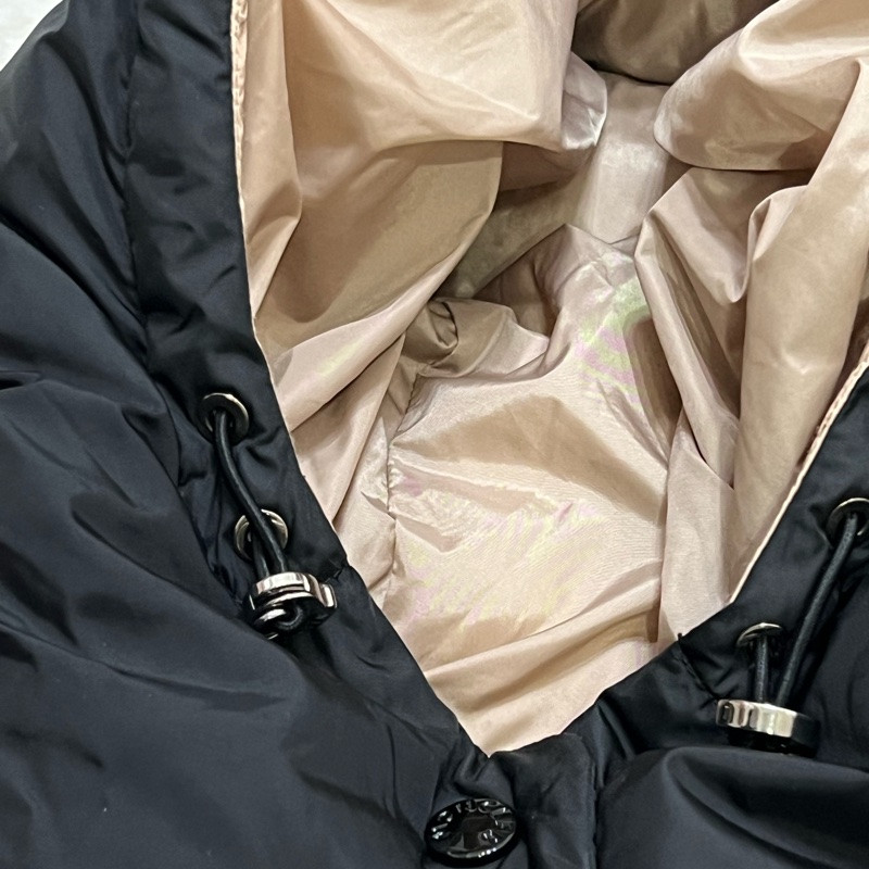 Moncler連帽羽絨外套 內拼裸粉色-3