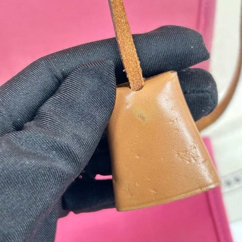 SH Zym 專櫃價2.1折!愛馬仕/Hermes 框p herbag31 粉色彩帆布包 經典粉色彩帆布搭配棕色牛皮邊框,銀色五金配件 大氣百搭 專櫃價:23500.00-17