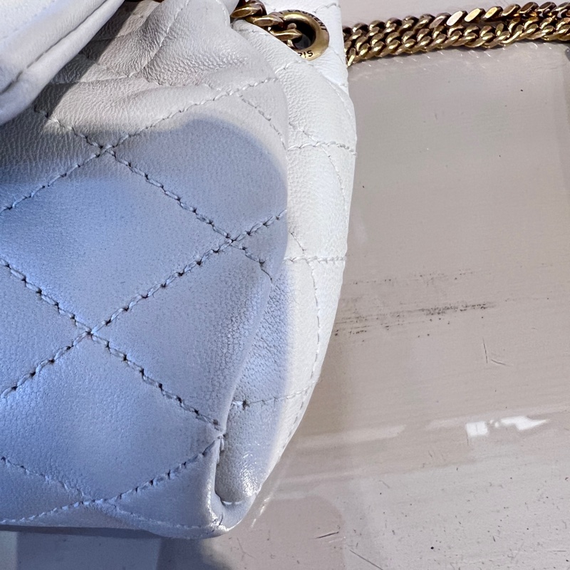 YSL 米白羊皮MiniNolita霧金釦下蓋肩斜背包-6