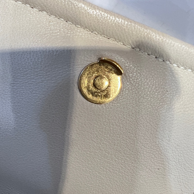 YSL 米白羊皮MiniNolita霧金釦下蓋肩斜背包-14