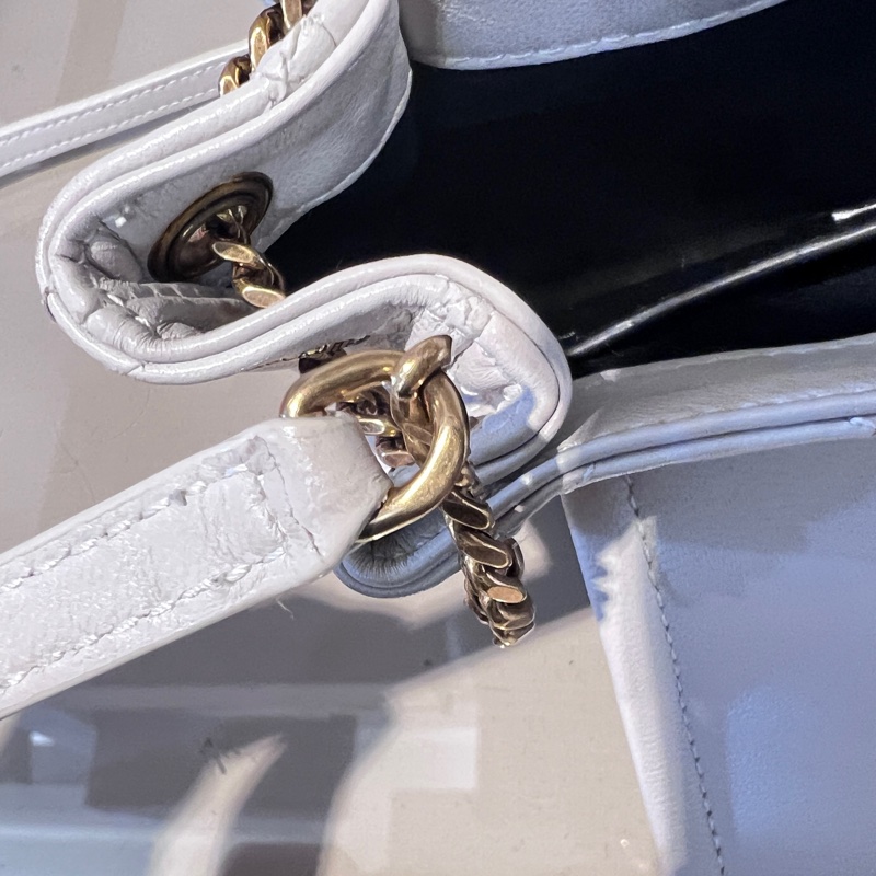 YSL 米白羊皮MiniNolita霧金釦下蓋肩斜背包-19