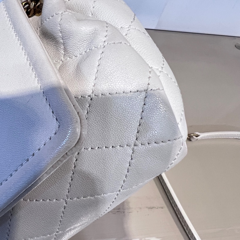 YSL 米白羊皮MiniNolita霧金釦下蓋肩斜背包-24