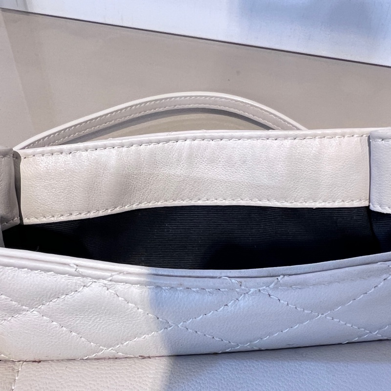 YSL 米白羊皮MiniNolita霧金釦下蓋肩斜背包-10