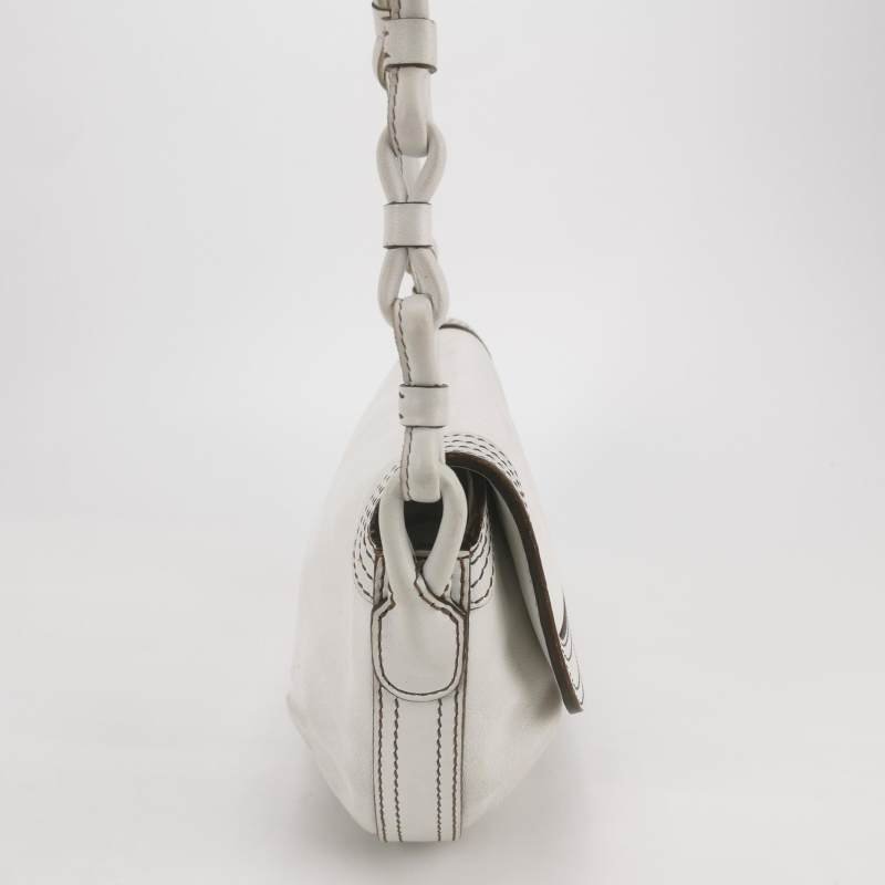 Loewe牛皮純色壓紋字母Logo單肩包-3