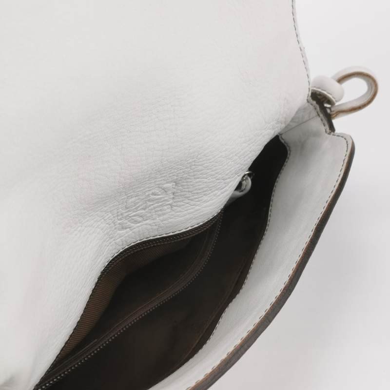 Loewe牛皮純色壓紋字母Logo單肩包-6