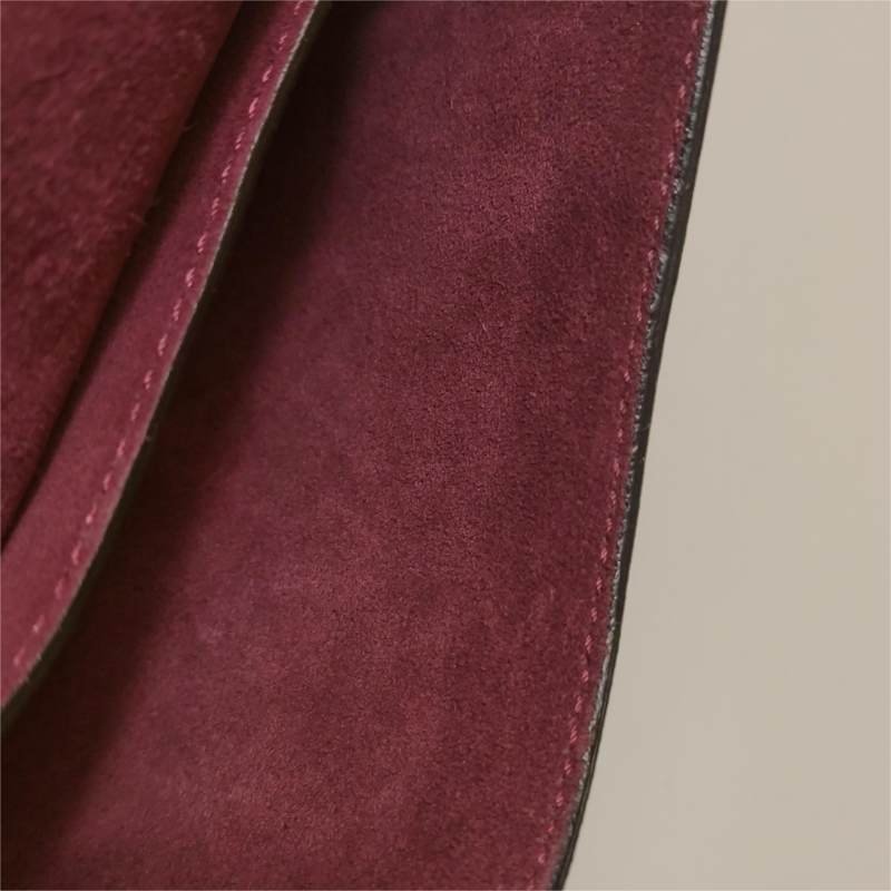 Burberry牛皮純色字母Logo徽標插扣斜挎包單肩包-8