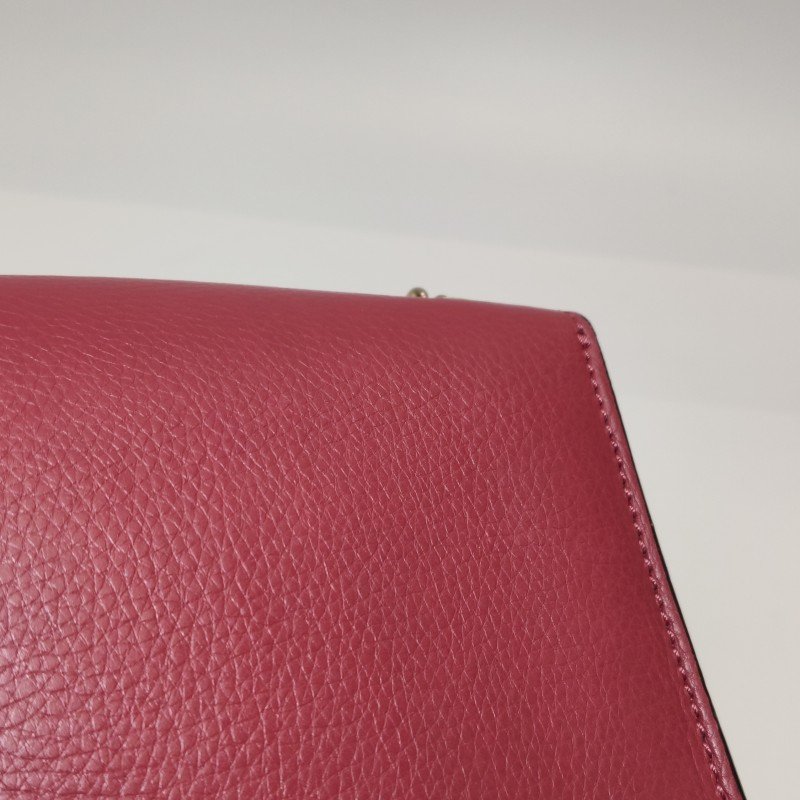 Burberry牛皮純色字母Logo徽標插扣斜挎包單肩包-18