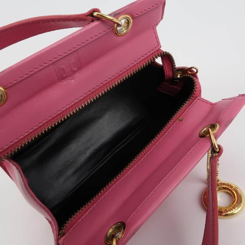 Celine牛皮純色字母Logo吊飾拉鏈斜挎包-6