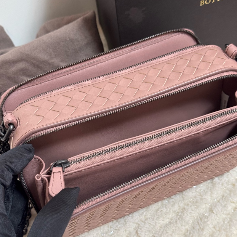 Bottega Veneta BV 復古款相機包-1