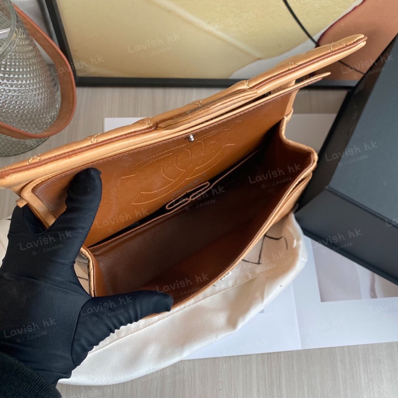 CHANEL 2.55小號 奶茶拼焦糖色銀扣牛皮-7