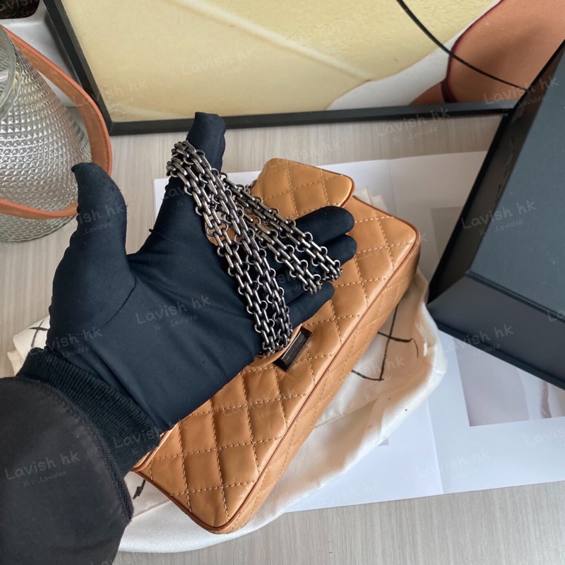 CHANEL 2.55小號 奶茶拼焦糖色銀扣牛皮-8