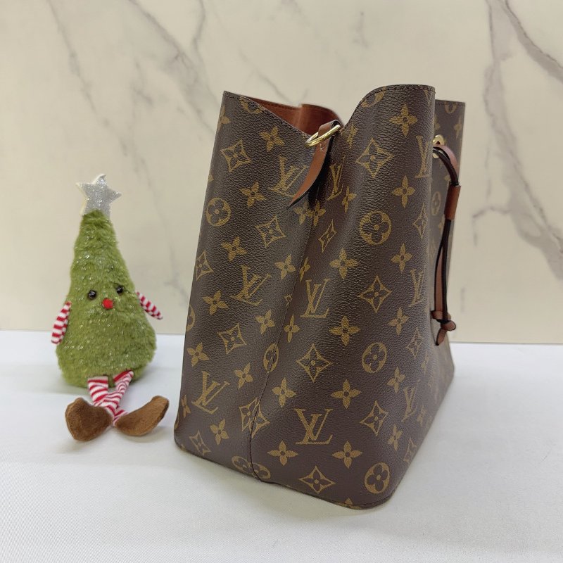 LV NeoNoeMM咖啡色水桶包-3