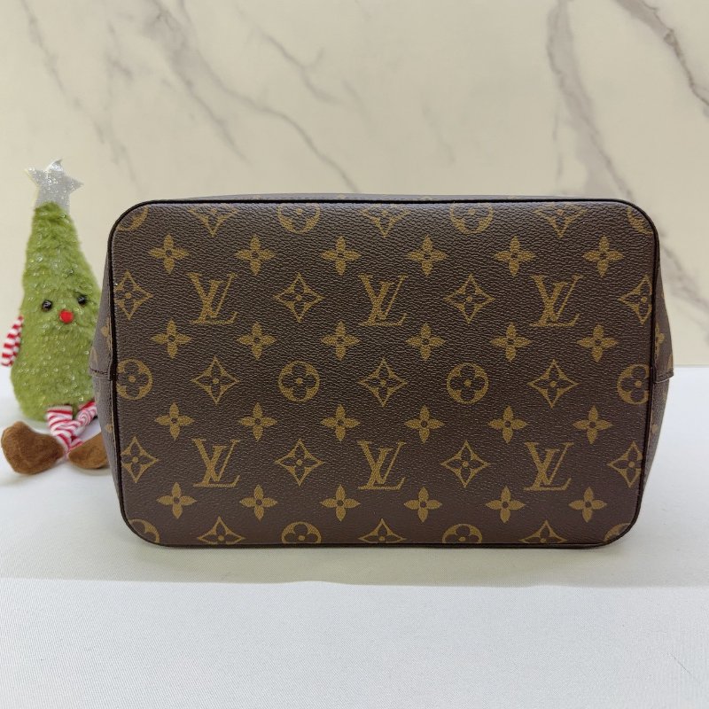 LV NeoNoeMM咖啡色水桶包-5