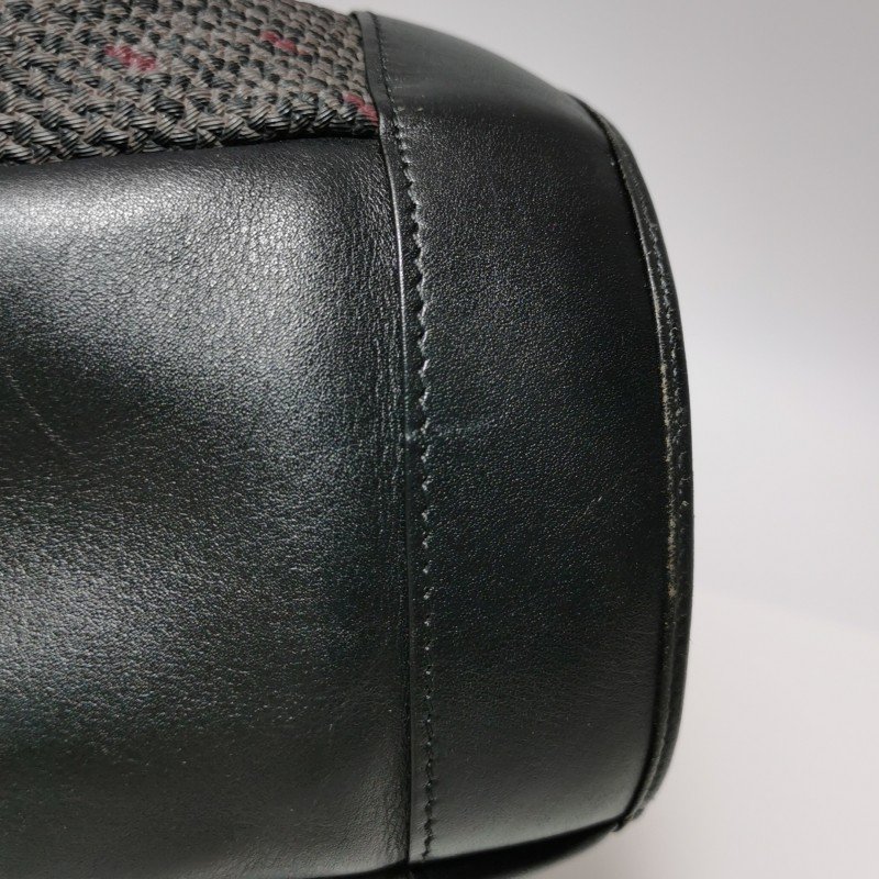 Saint Laurent牛皮拼色三角YSL logo水桶包單肩包-16