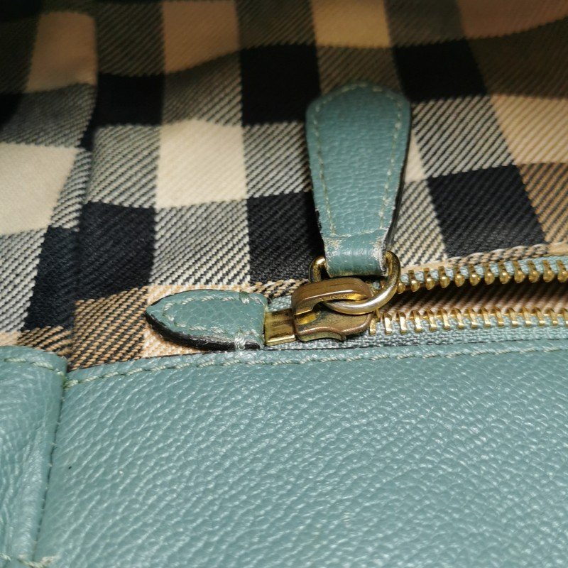 Burberry The Banner班納牛皮純色雙搭扣單肩包-9