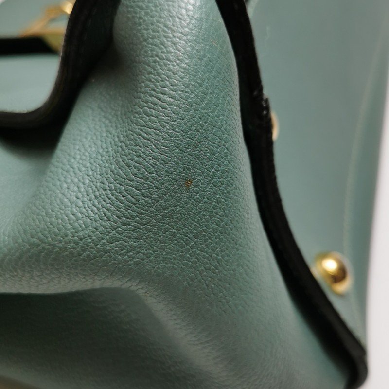 Burberry The Banner班納牛皮純色雙搭扣單肩包-14