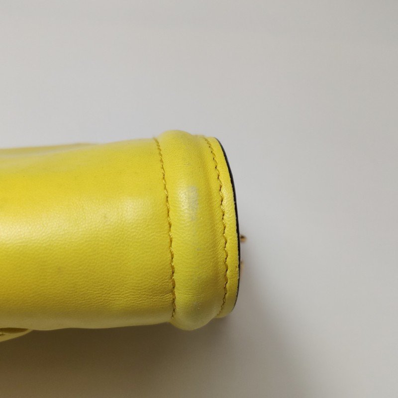 Miu Miu羊皮純色絎縫金屬鎖扣斜挎包單肩包-15