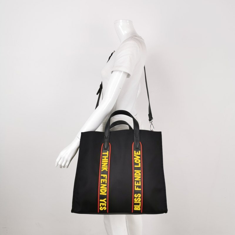 Fendi牛皮尼龍布拼色字母Logo斜挎包單肩包-1