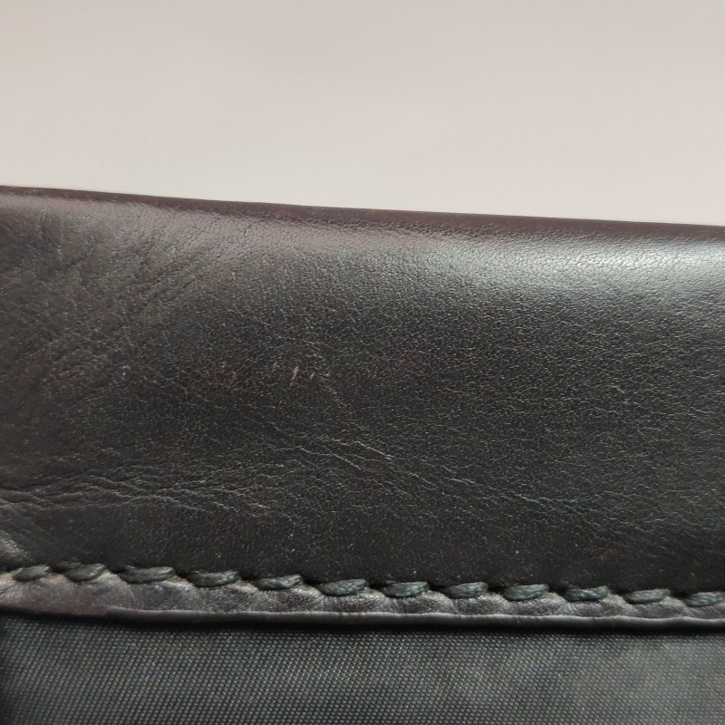 Prada牛皮尼龍布純色三角徽標手提包-14