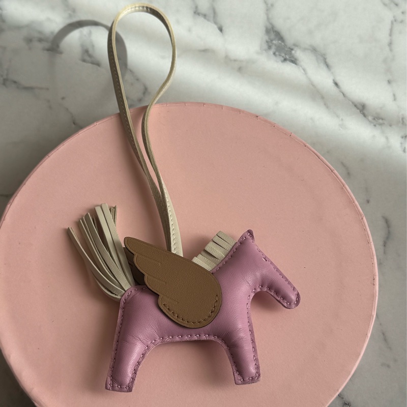 Hermes粉/棕小飛馬吊飾 超搶手的小飛馬✨✨-1